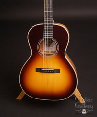 Froggy Bottom R deluxe guitar sunburst top