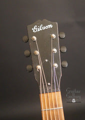 Vintage Gibson L-00 guitar headstock