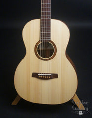 McKnight guitar adirondack spruce top