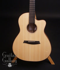 Noemi Wedge guitar Italian alpine spruce top