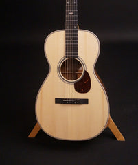 Froggy Bottom P12 deluxe guitar