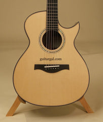 Beauregard Guitar: Brazilian Rosewood OMc