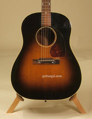 Gibson Guitar: Sunburst J-45