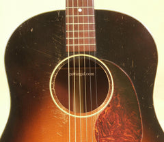 Gibson Guitar: Vintage Sunburst J-45