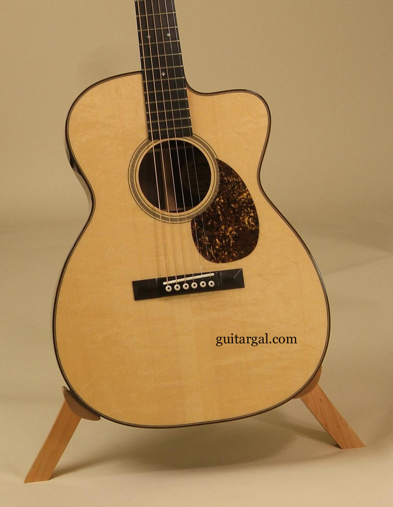 Bourgeois Guitar: Used Brazilian Rosewood Custom OMC