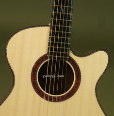 Laurie Williams Guitar: Ancient Kauri Tui