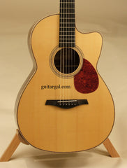 Beneteau Guitar: Used Honduran Rosewood 000-12c