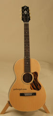 The Loar Guitar: Natural LO-216