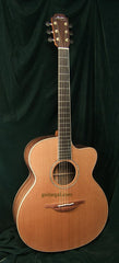 Lowden Guitar: Bastogne Walnut O35c