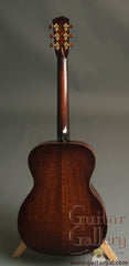 Santa Cruz Guitar: Used Mayan Walnut Sunburst OM