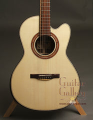 Maingard Guitar: Brazilian Rosewood 000-12c