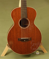 Gibson Guitar: Mahogany Vintage L-0 Peanut