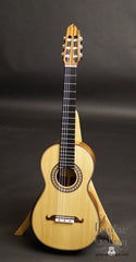 Maingard Romantica Classical guitar full front