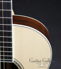 Santa Cruz 000-12 fret guitar upper bout