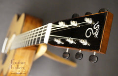 Santa Cruz OM guitar headstock