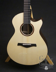 Strahm 00 guitar Italian spruce top