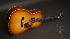 Tippin 000-12 Sunburst Guitar glam shot