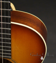 Tippin 000-12 Sunburst Guitar upper bout