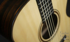 Traugott model R guitar detail