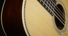 Tippin 000-12T guitar detail