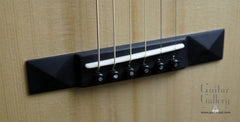 Froggy Bottom P12 Dlx Walnut Guitar bridge